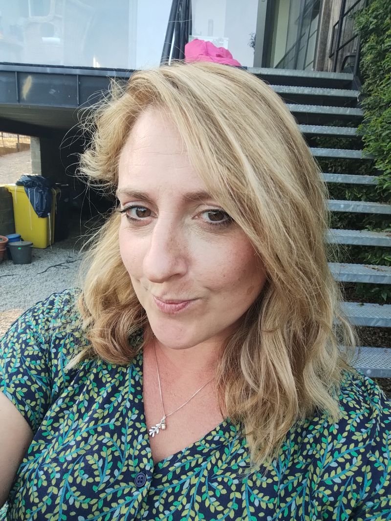 Naomireadsandwrites