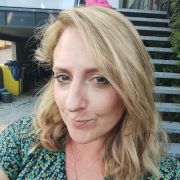 Naomireadsandwrites